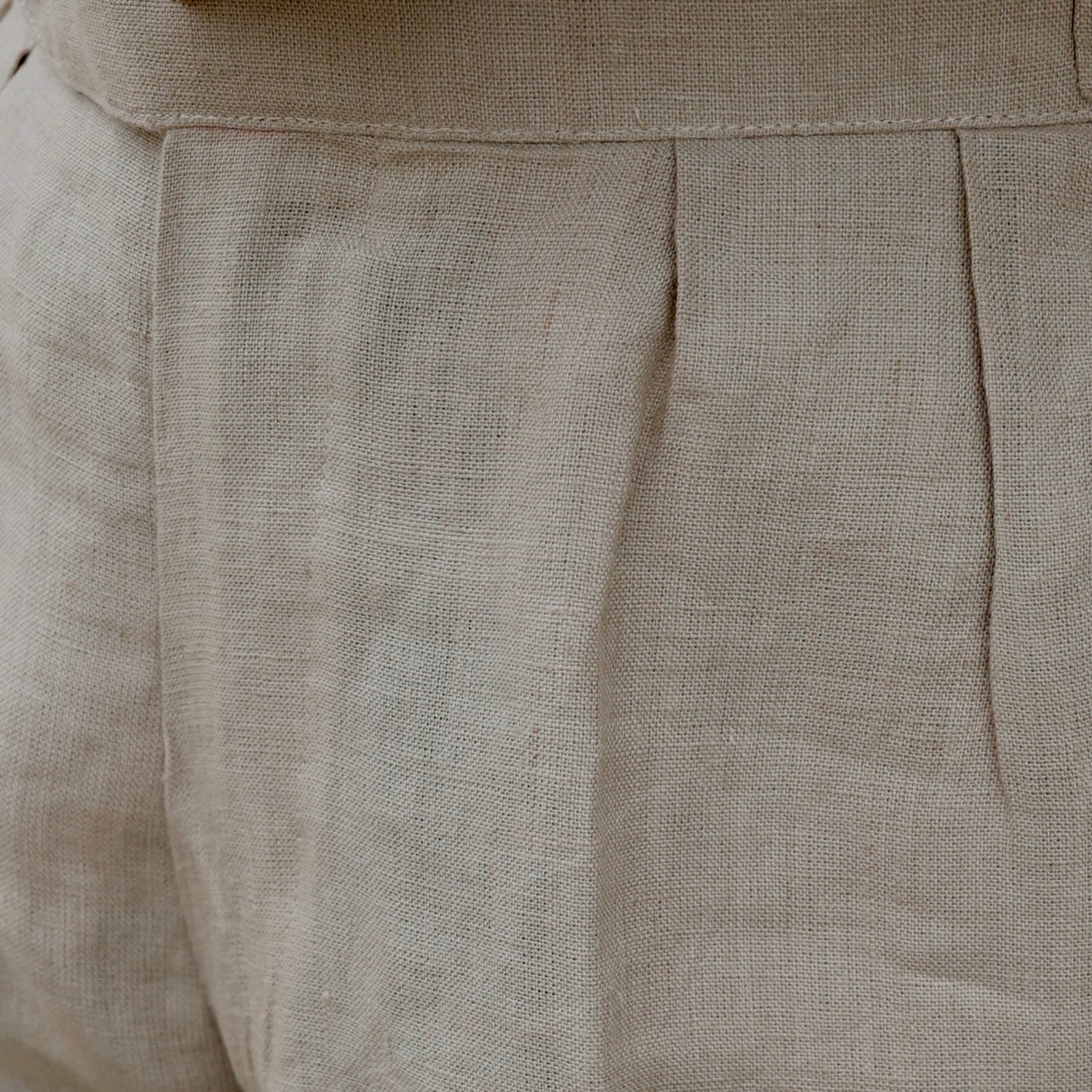 BEIGE LINEN GURKHA SHORTS